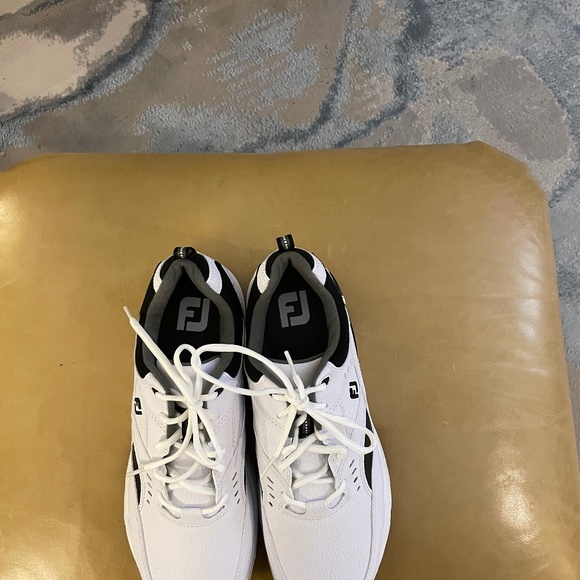 Foot joy golf shoes in box - Picture 1 of 5